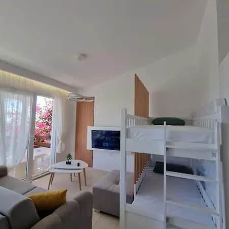 Seaview Drymades11 Apartman *